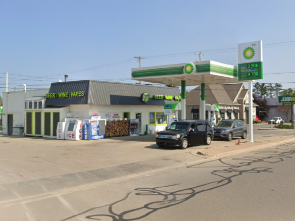 Gas Station For Sale – Roscommon, MI
